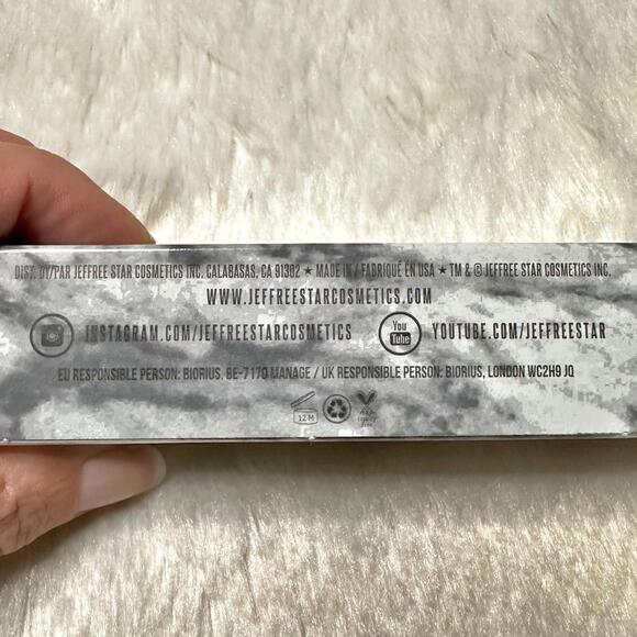 NIB Jeffree Star Six Feet Under The Gloss Lip Gloss Full Size 4.5ml - Picture 10 of 11